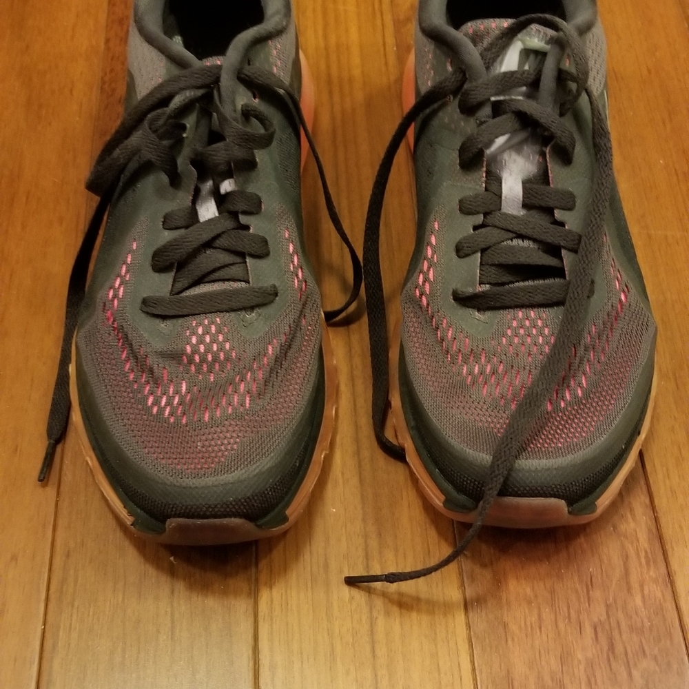 Mens Nike size 12 Air Max